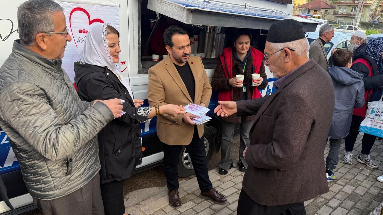 İzmit Belediye Başkanı Hürriyet Tepeköy Kemer Camii Cemaatiyle Buluştu