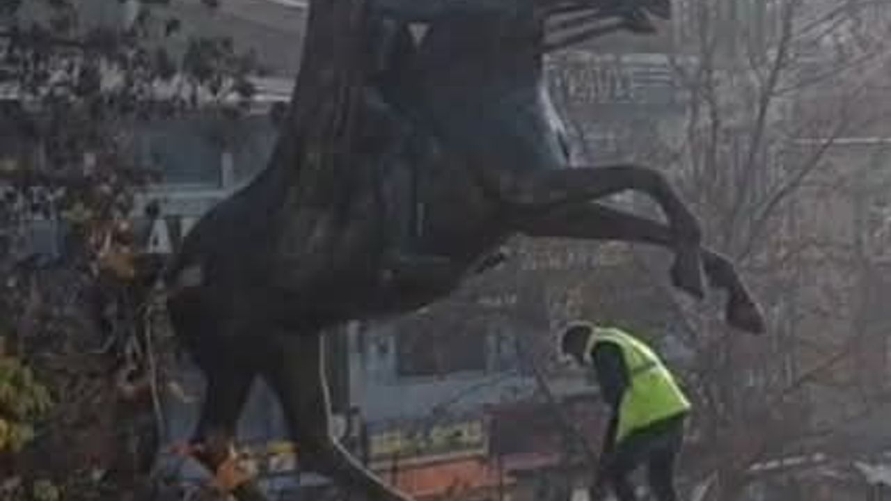 CHP'li Bülent Sarı’dan sert tepki: “Atatürk heykeliyle ilgili işlem açıkça hukuka aykırı”