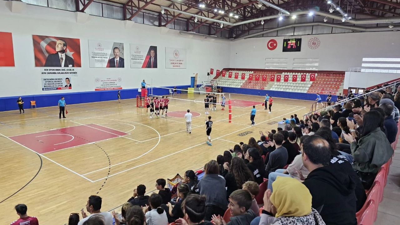 Gölcük Belediyespor, lider karşısında tutunamadı