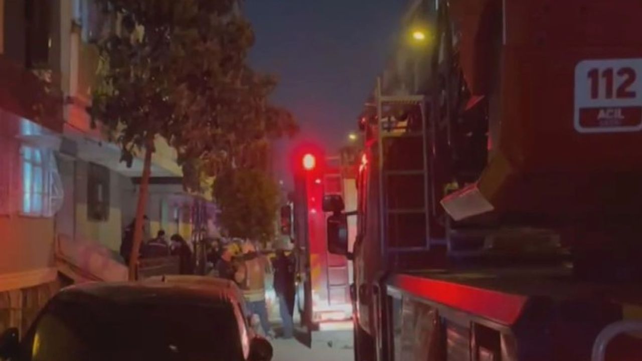 Patlama sonrası binada hasar büyük: Demir korkuluklar parçalandı, camlar kırıldı