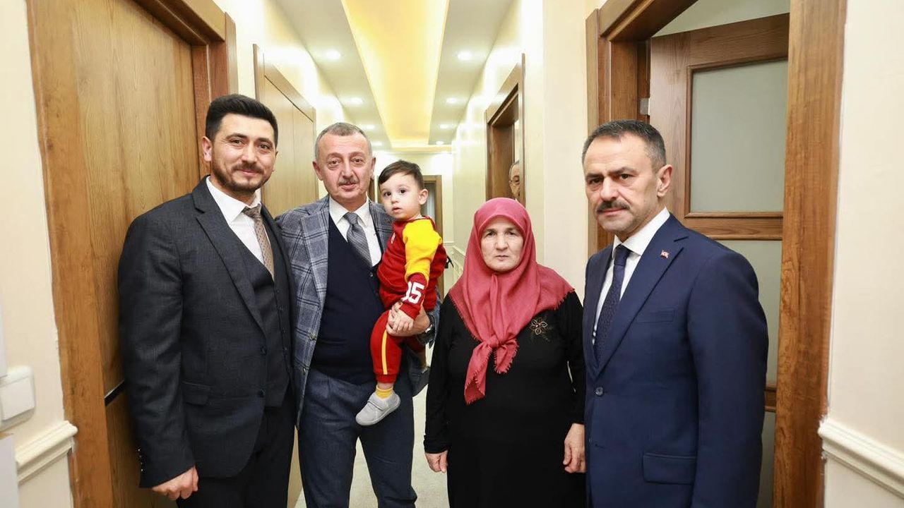 Vali Aktaş ve Başkan Büyükakın’dan Yeni Yılda Anlamlı Ziyaret: İlk Durak Şehit Aileleri