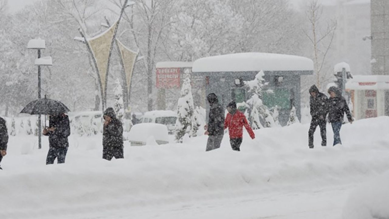İstanbul için en güçlü tarih verildi: Kar ne zaman yağacak?