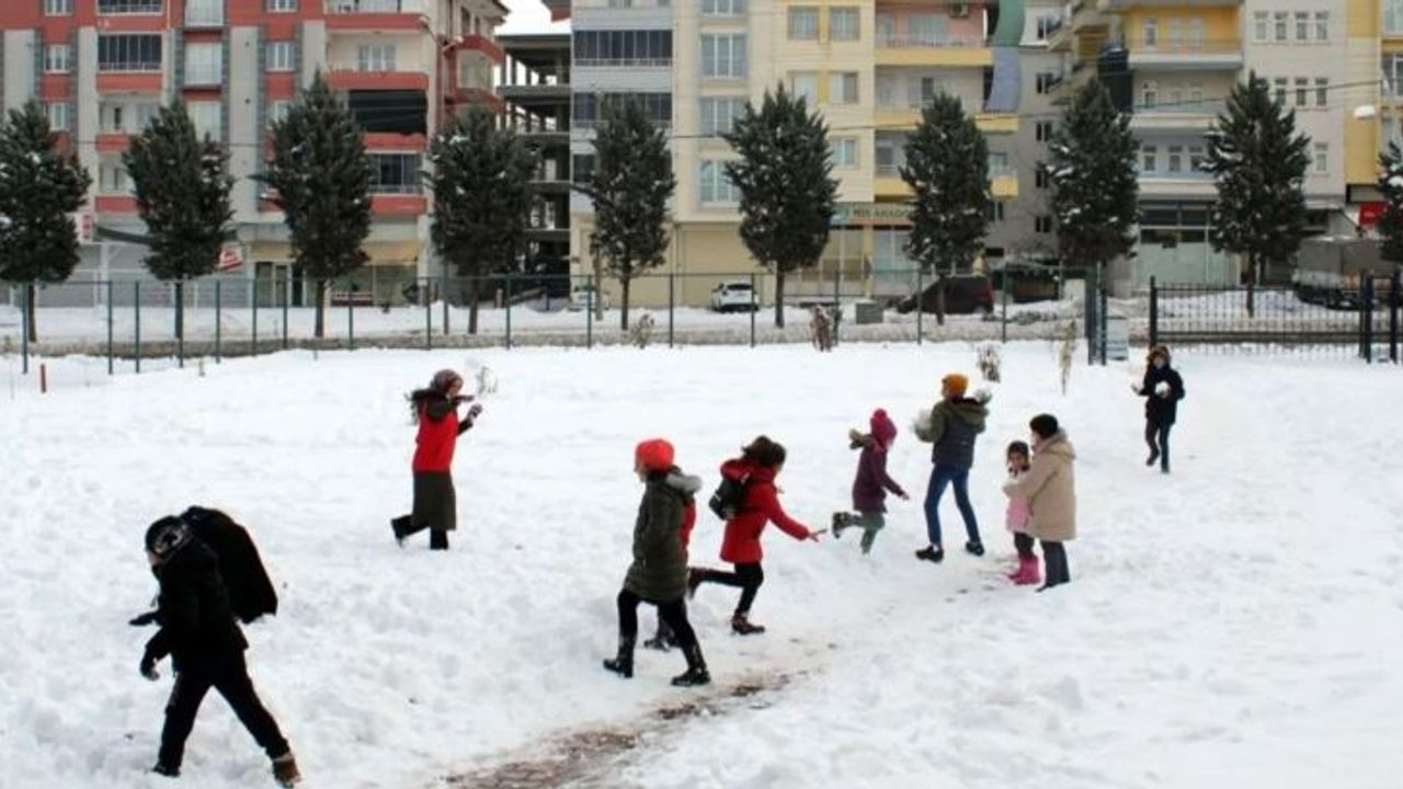 Kocaeli’de Okullar Tatil mi? Kar Tatili Dalga Dalga Yayılıyor