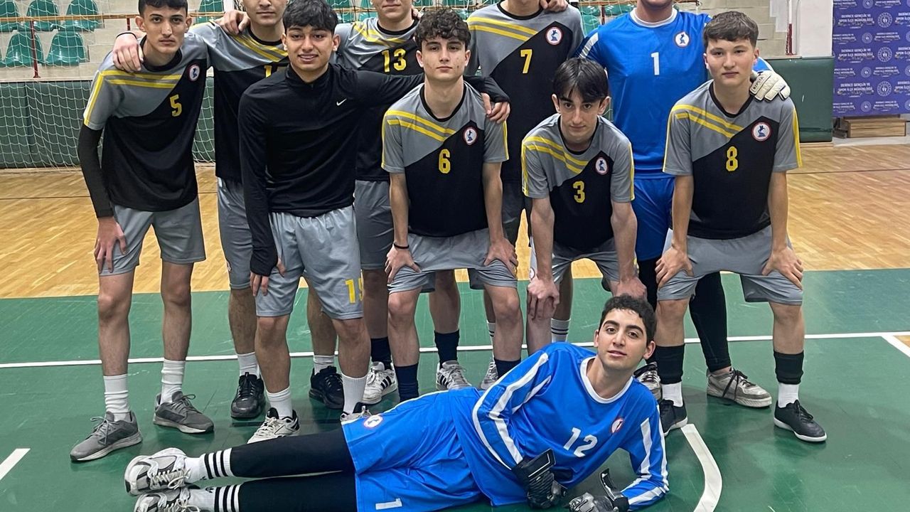 Liseli Genç Erkekler Futsal İl Birinciliği heyecanı başladı
