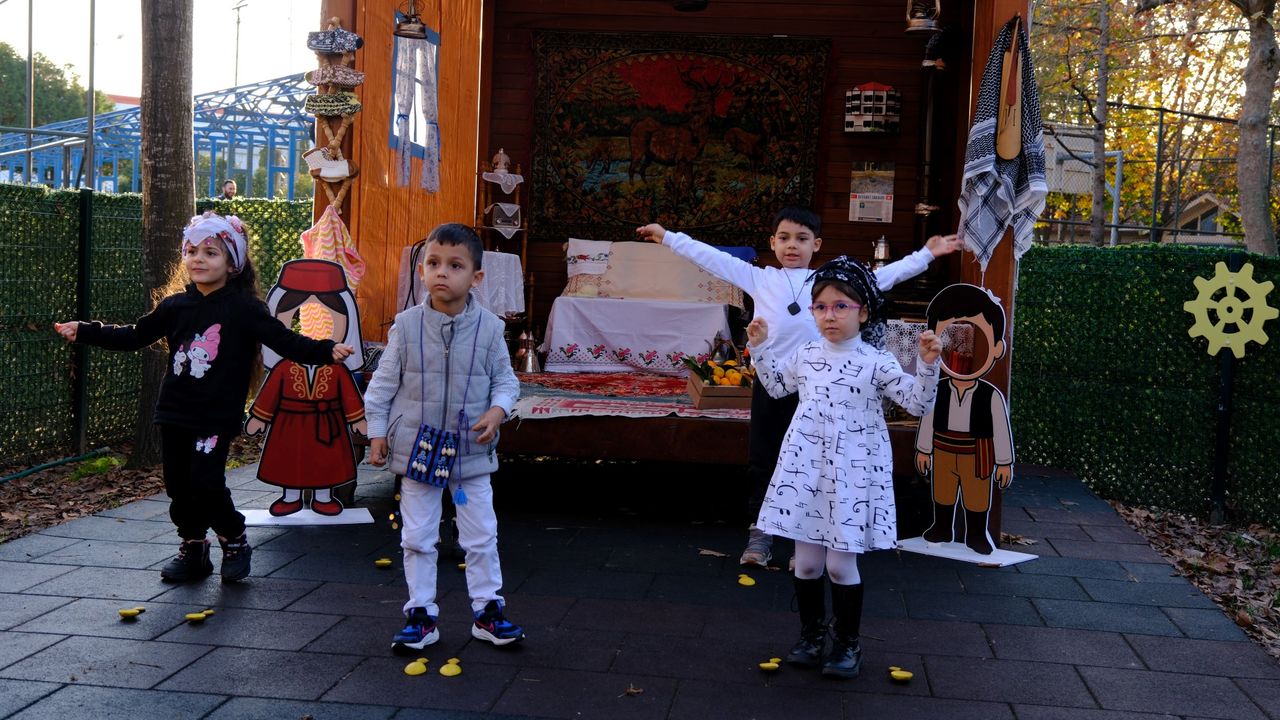 Lokomotif Çocuk Köyü’nde minikler yerli üretimi uygulamalı olarak keşfetti