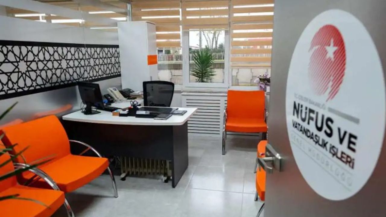 Yıl Biterken Nüfus Müdürlüklerinde Yoğunluk Alarmı