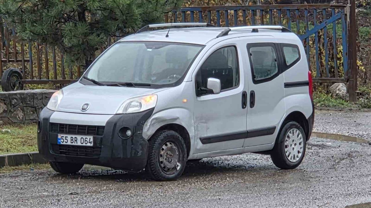 Samsun-Ankara yolunda kaza: Otomobil ve hafif ticari araç çarpıştı, 2 yaralı