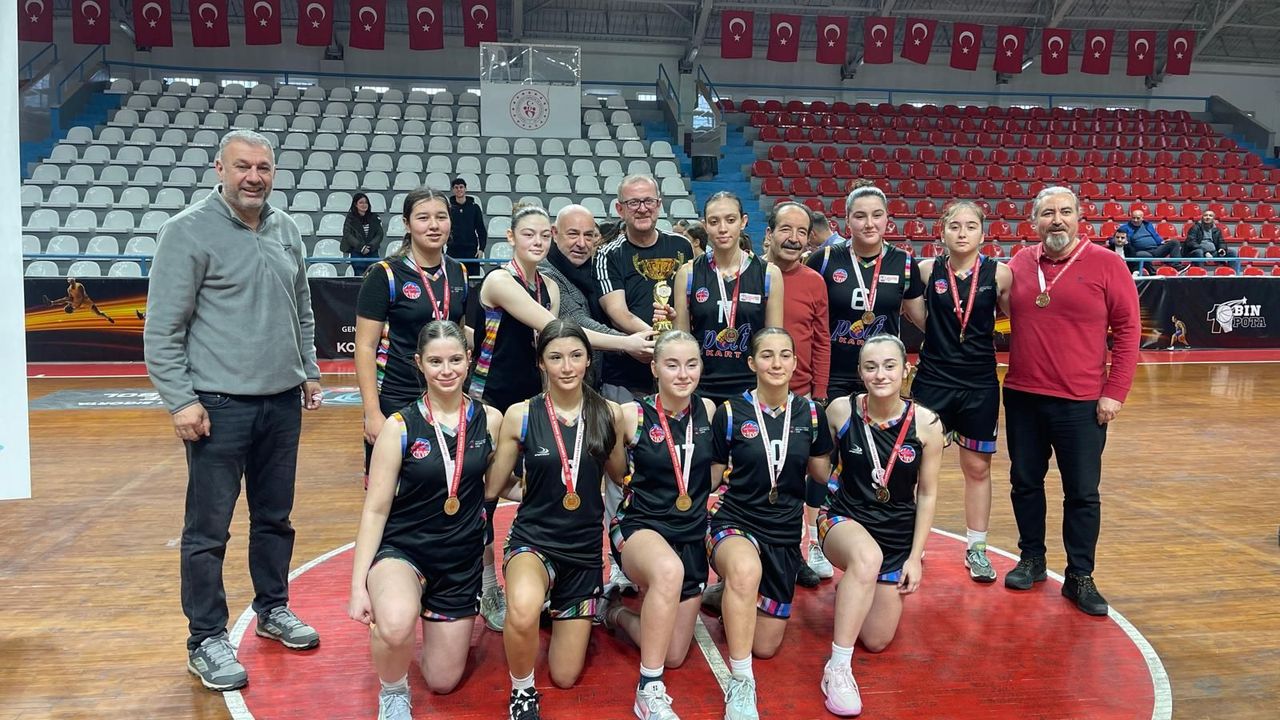 Genç Kızlarda Kocaeli Şampiyonu Özel İzmit Koleji Oldu