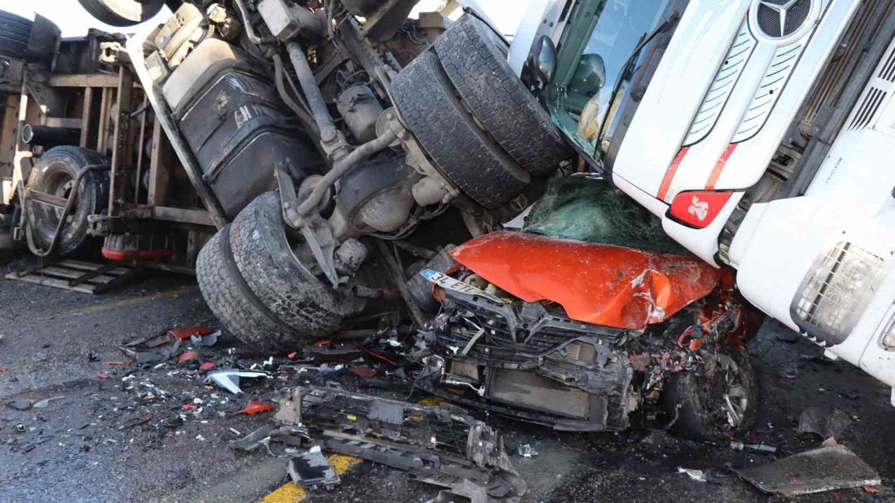 Ilgar Dağı’nda zincirleme kaza: Gizli buzlanma sürücüleri hazırlıksız yakaladı