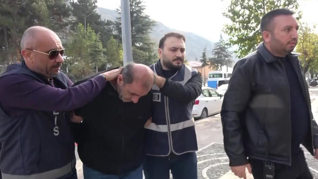 Evinde ölü bulunmuştu: Cinayeti 8 ay sonra DNA örneği aydınlattı