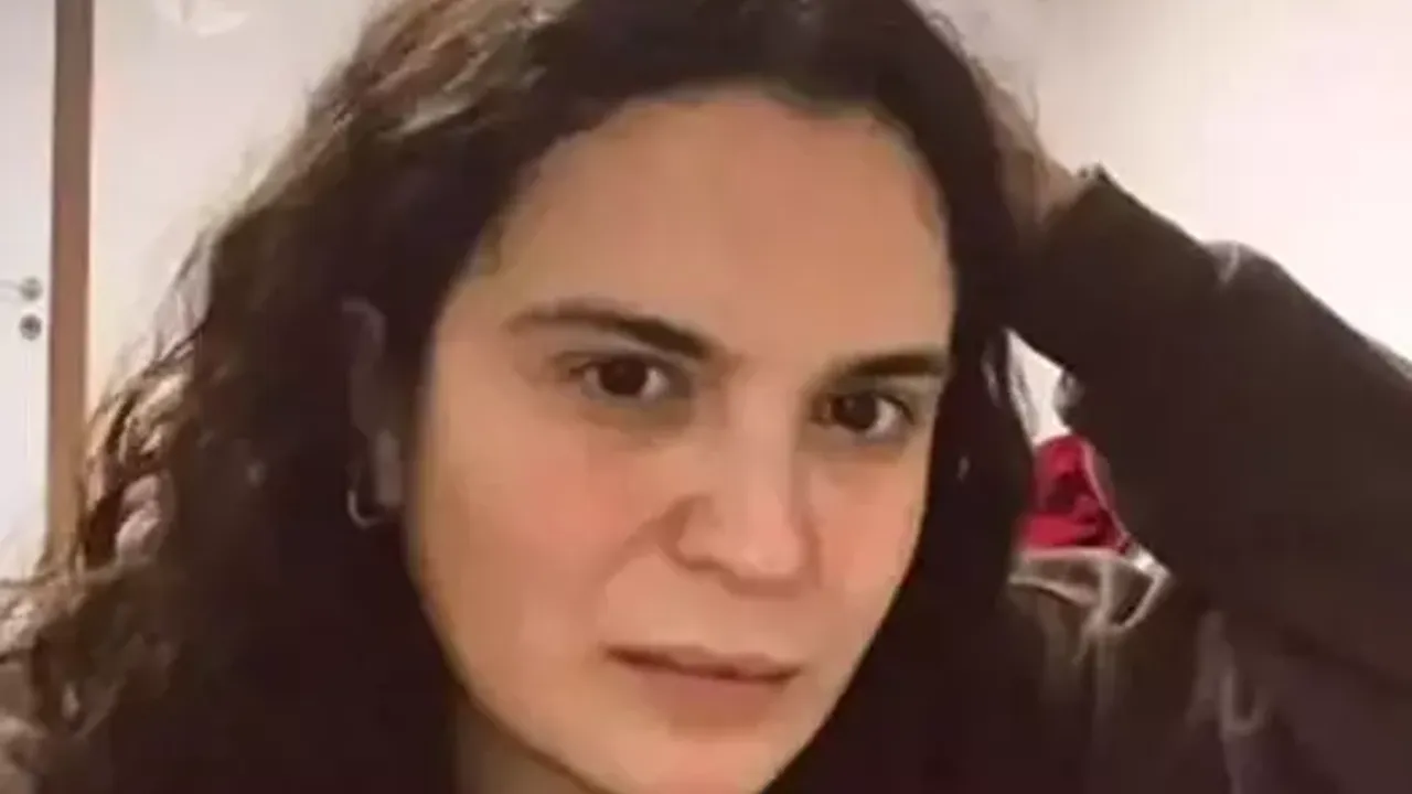 Sahnede Korku Dolu Anlar: Aslı Bekiroğlu Talihsiz Bir Kaza Yaşadı