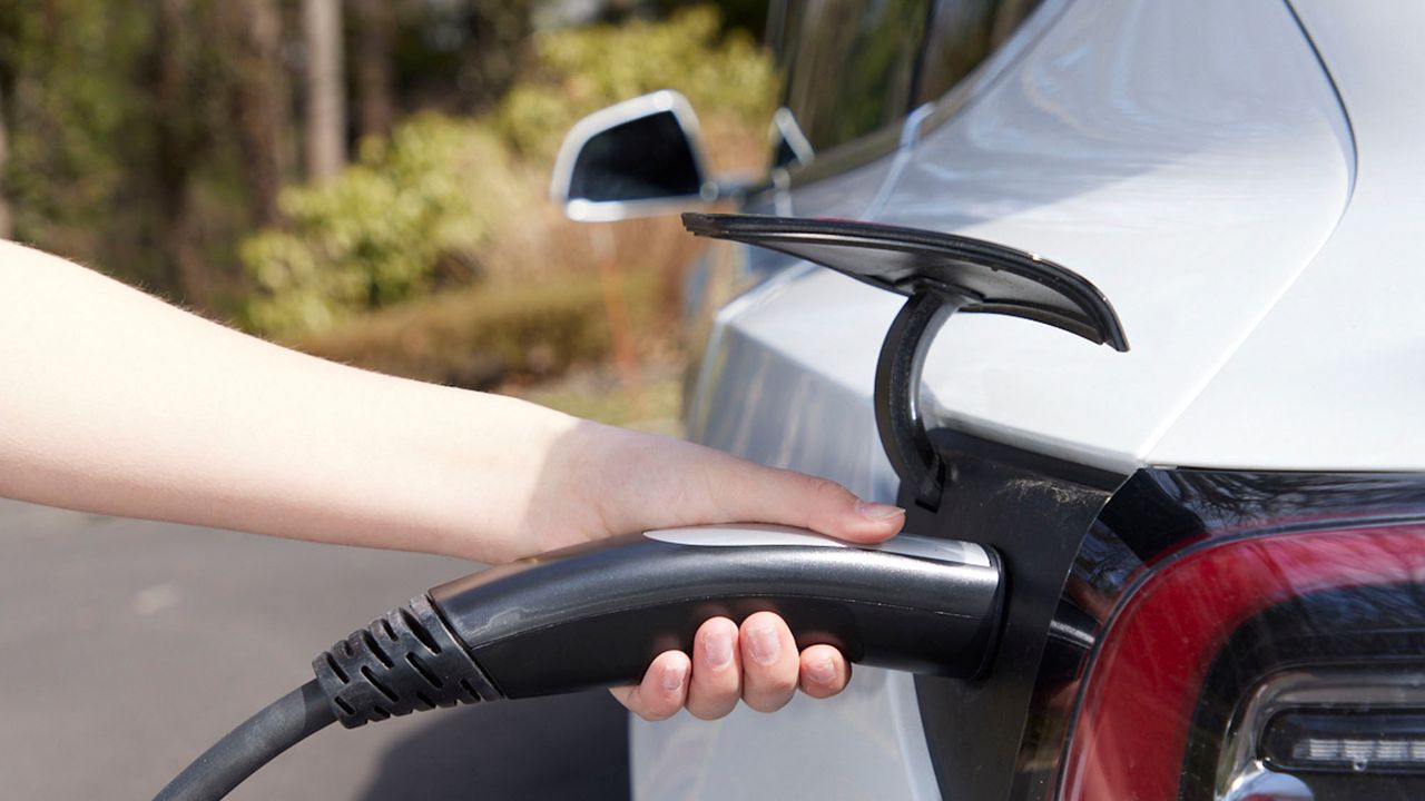 Türkiye Şarj Altyapısında Avrupa’yı Geride Bıraktı: “9,2 EV / Soket Oranıyla Lider Konumdayız”