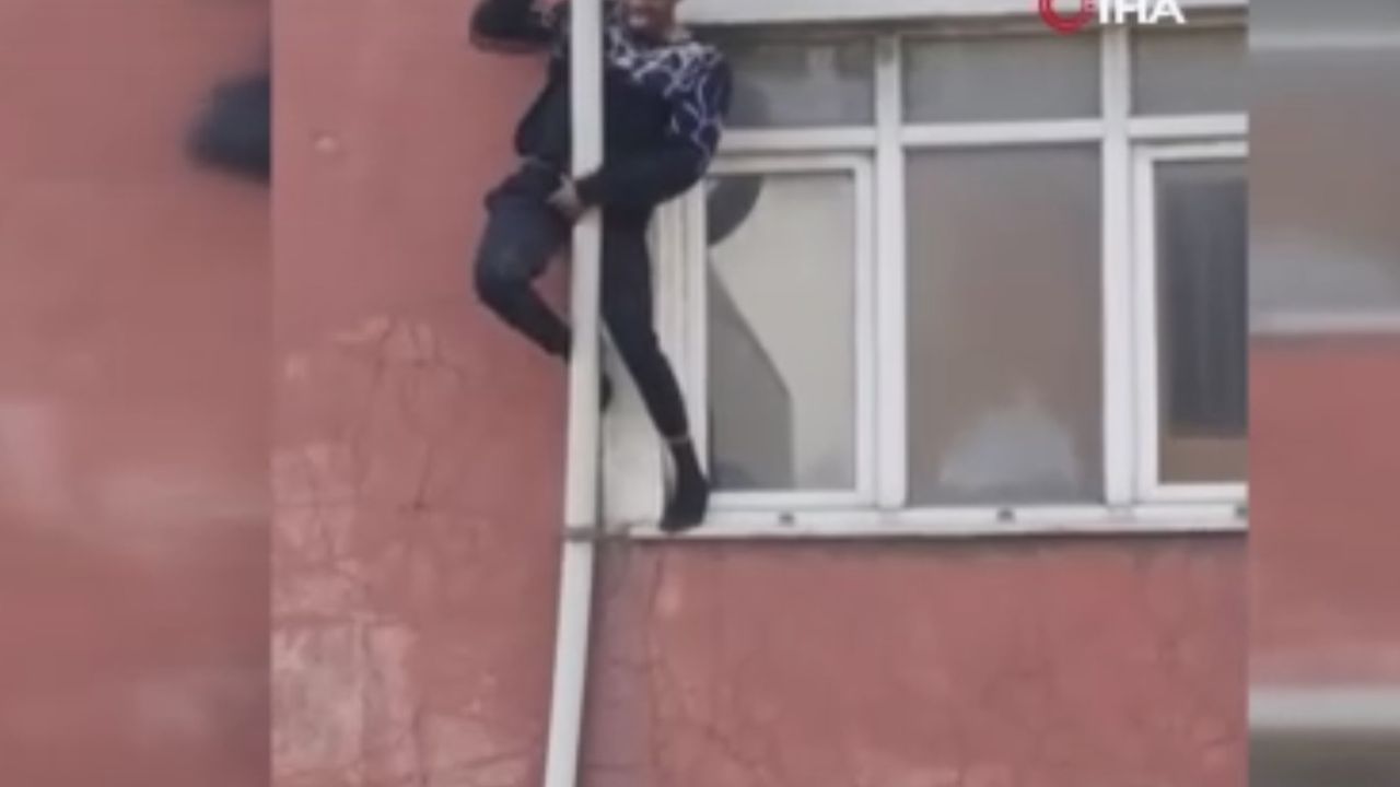 Yangında can pazarı : Alevlerden kurtulmak isterken böyle düştü