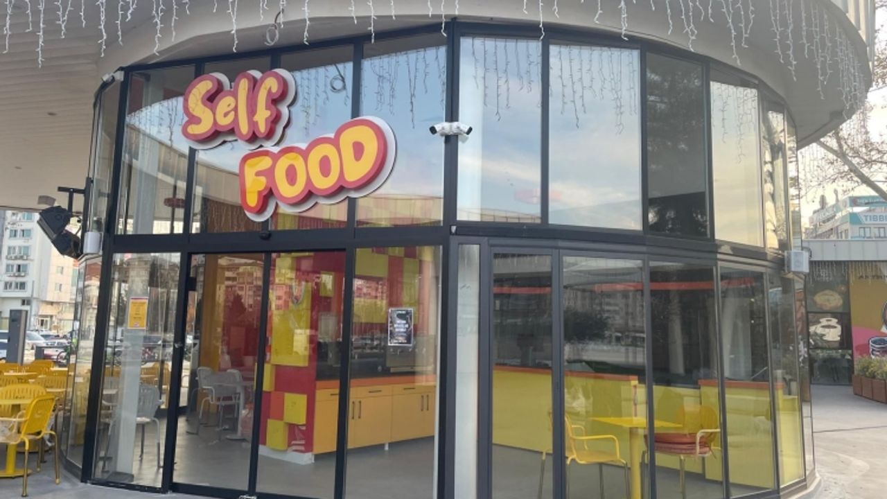 İzmit Milli İrade Meydanı’na Yeni Mekan: Self Food Açılıyor