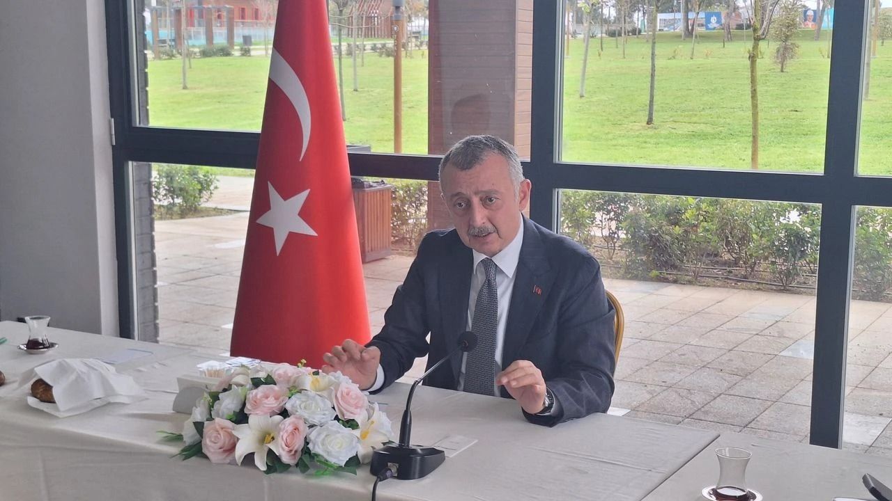 Başkan Büyükakın’dan Gökçe Yorumu: “İyi Niyetli Ama Başarılı Değil”