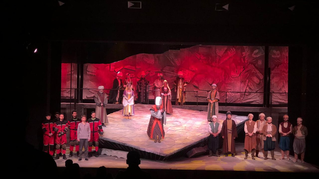 Mimar Sinan’ın dehası tiyatro sahnesinde can buldu