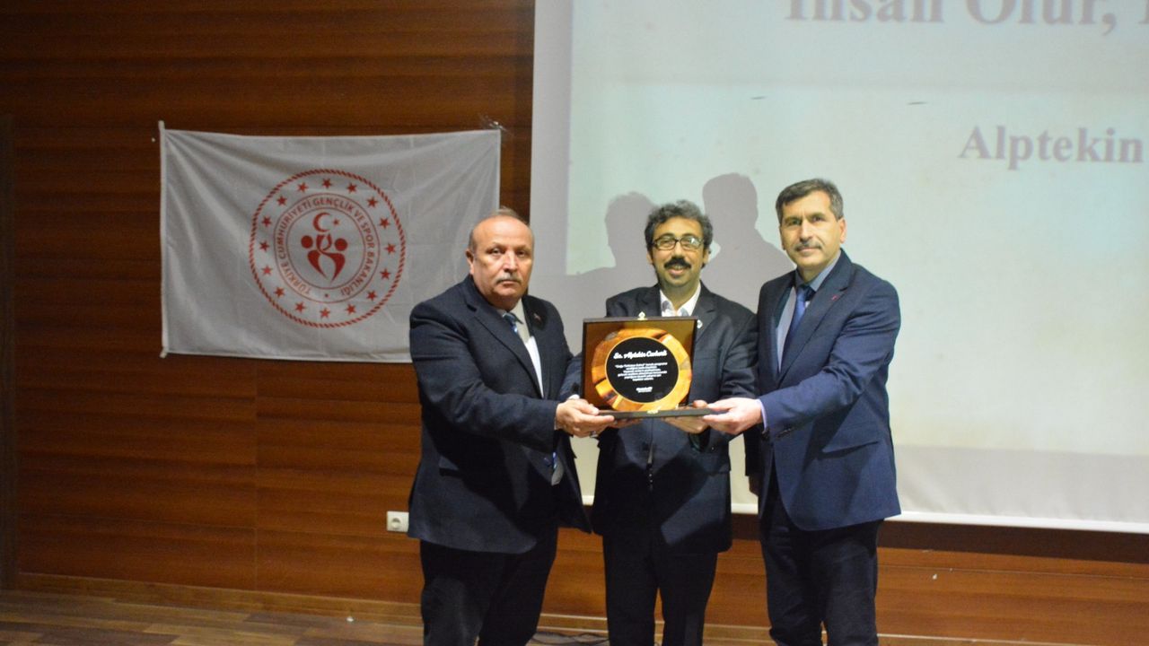 Şile’de Doğu Türkistan ve Türk Dünyası İçin Tarihî Konferans