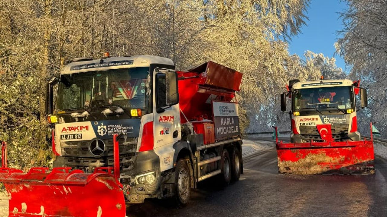 Kocaeli Büyükşehir Kar Mesaisinde: Yüksek Kesimlerde Küreme ve Tuzlama Sürüyor