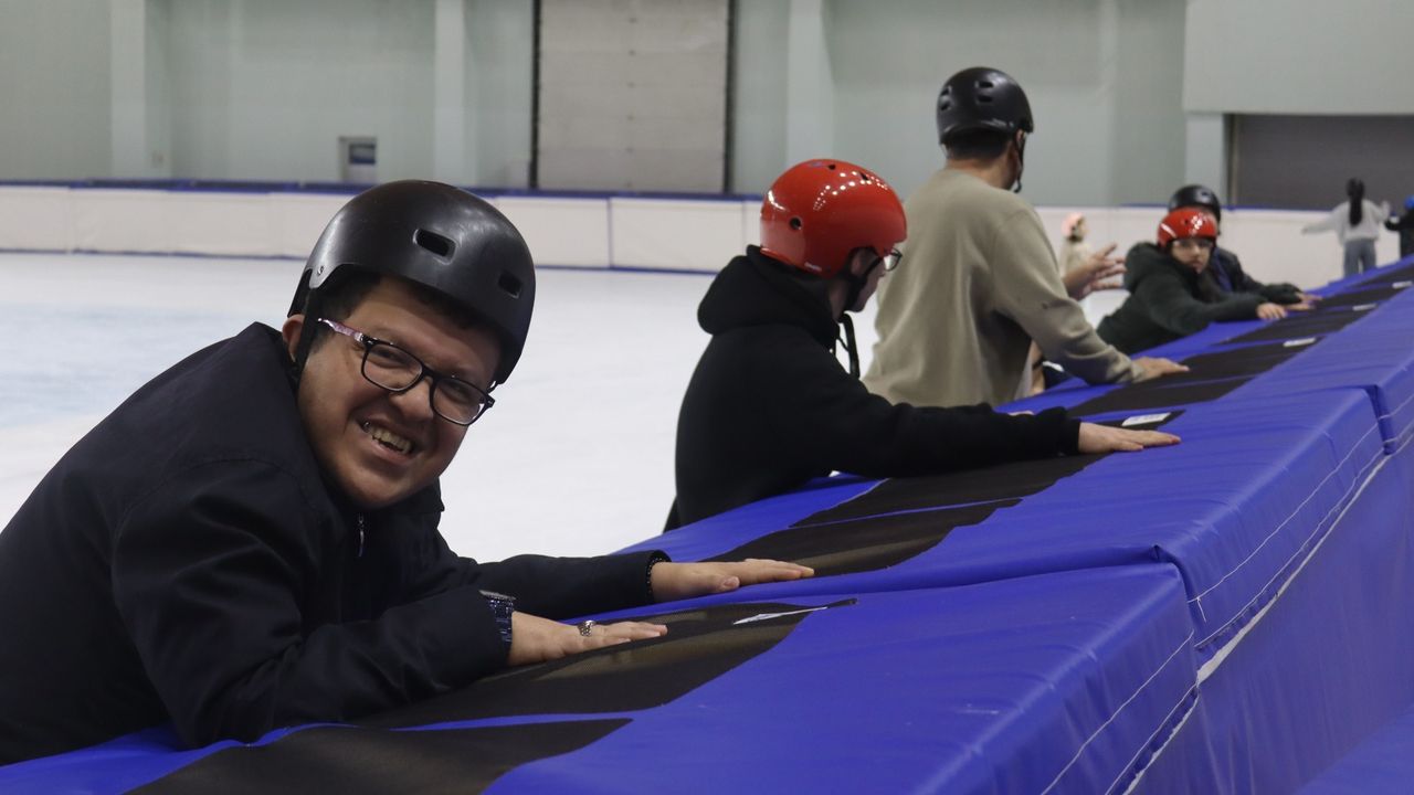 İzmit'te Özel Gereksinimli Çocuklar Buz Pistinde Sporla Buluştu