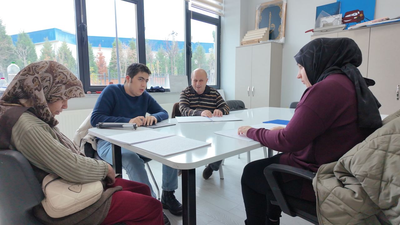 Çayırova’da Görme Engelli Özel Bireylere Kur’an-ı Kerim Eğitimi