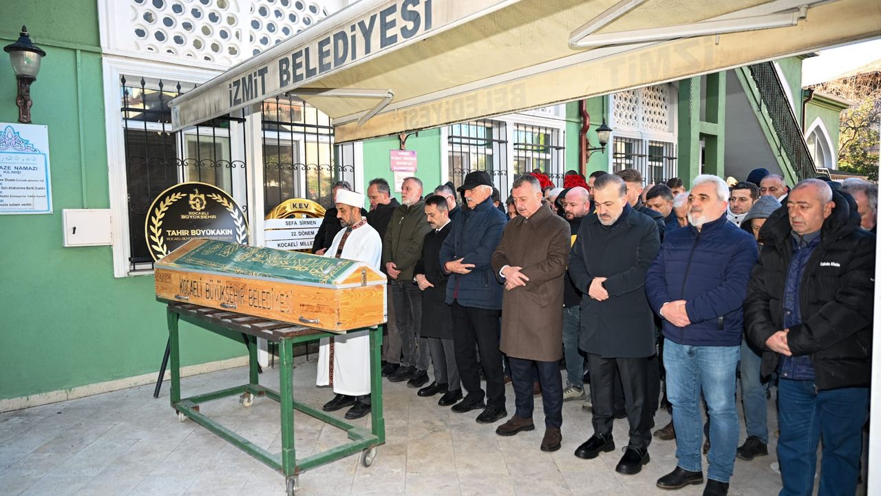 Vali İlhami Aktaş, Erkan Nevzat Sözer’in Cenaze Namazına Katıldı