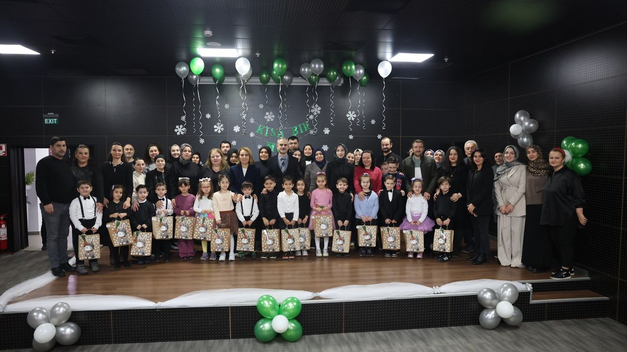 Çayırova’da miniklerin karne sevinci: Başkan Çiftçi heyecana ortak oldu