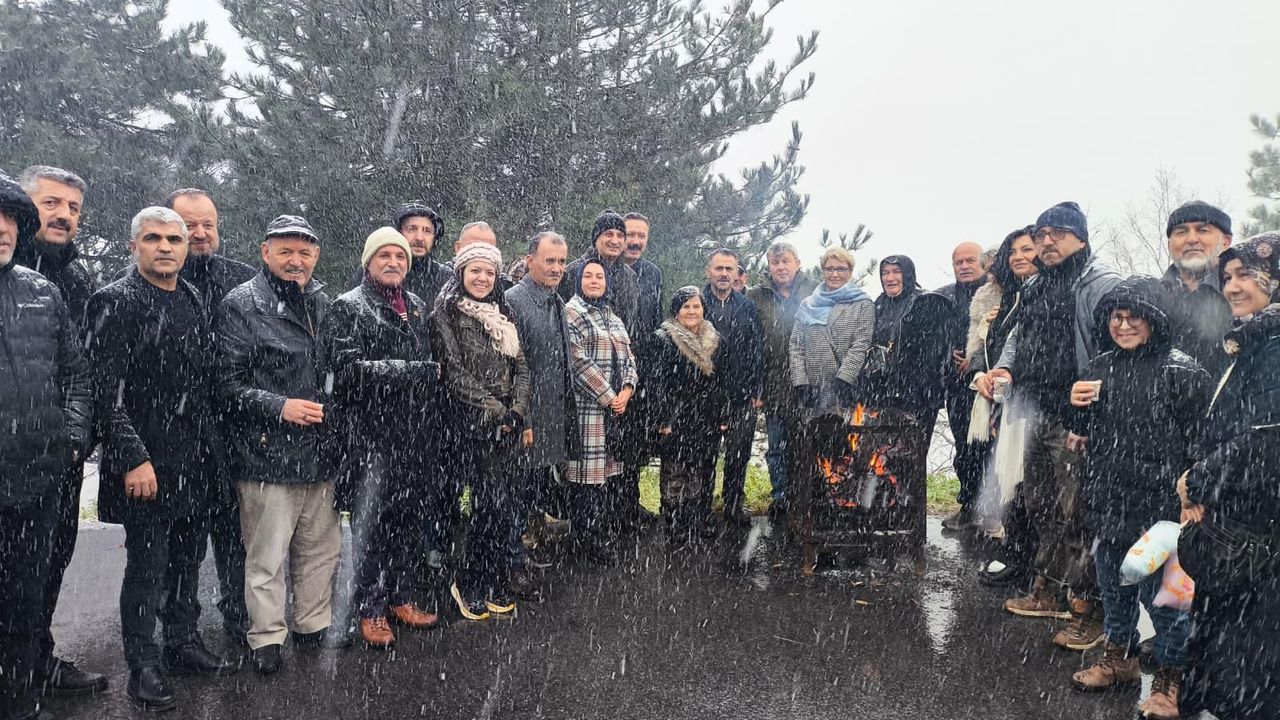 Vali İlhami Aktaş, Gölcük Panayır Mahallesi'nde Hamsi Günü’ne Katıldı
