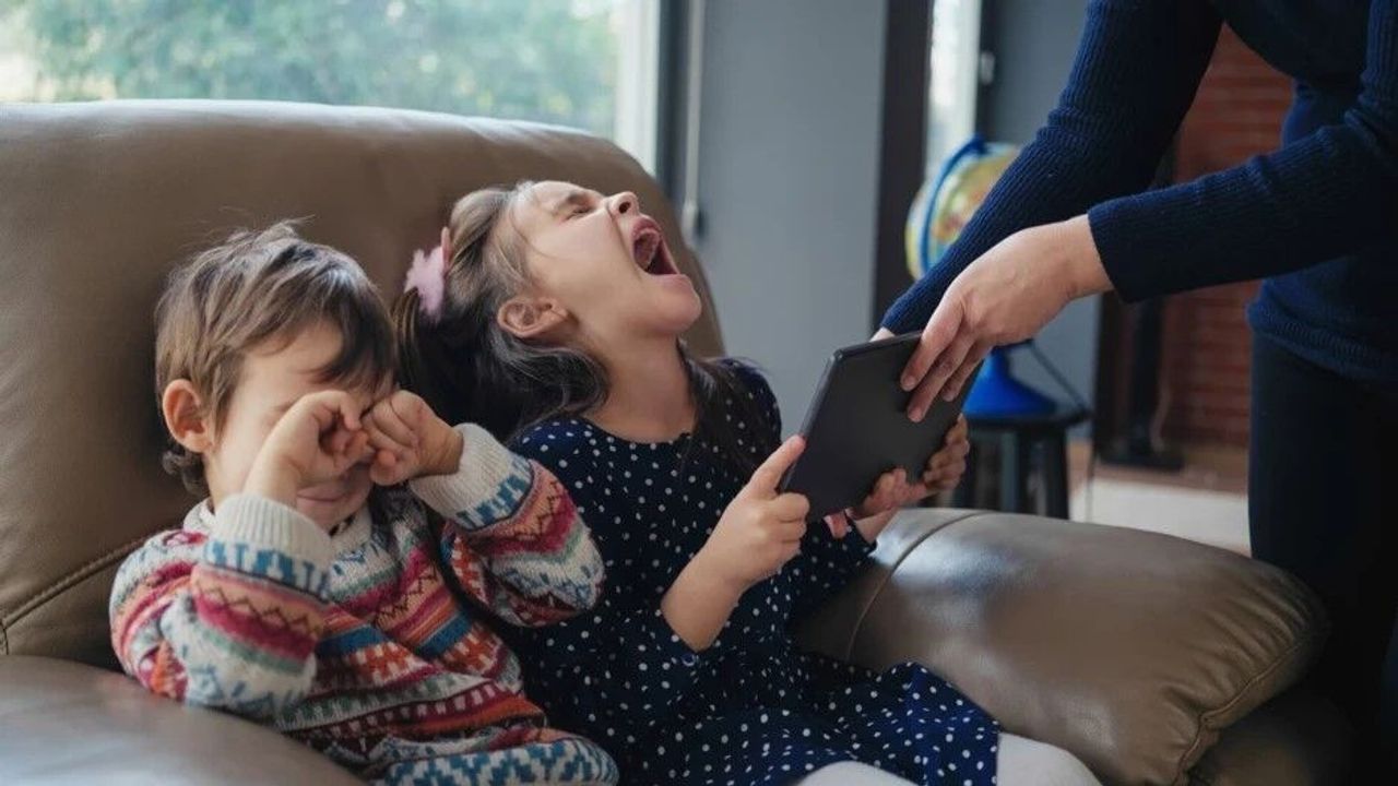 Sosyal Medya Çocuklara Kapanıyor: Türkiye'de 15 Yaş Altına Yasak Geliyor!