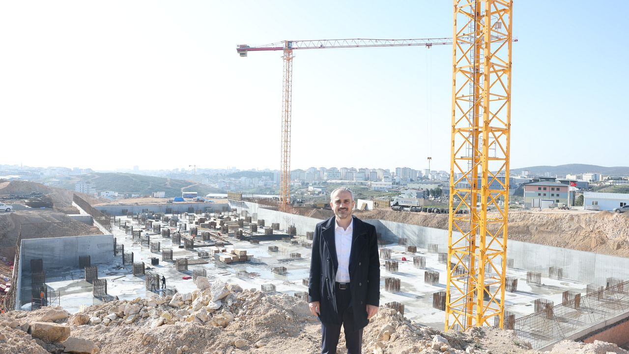 Başkan Çiftçi, Çayırova Devlet Hastanesi Şantiyesinde İncelemelerde Bulundu