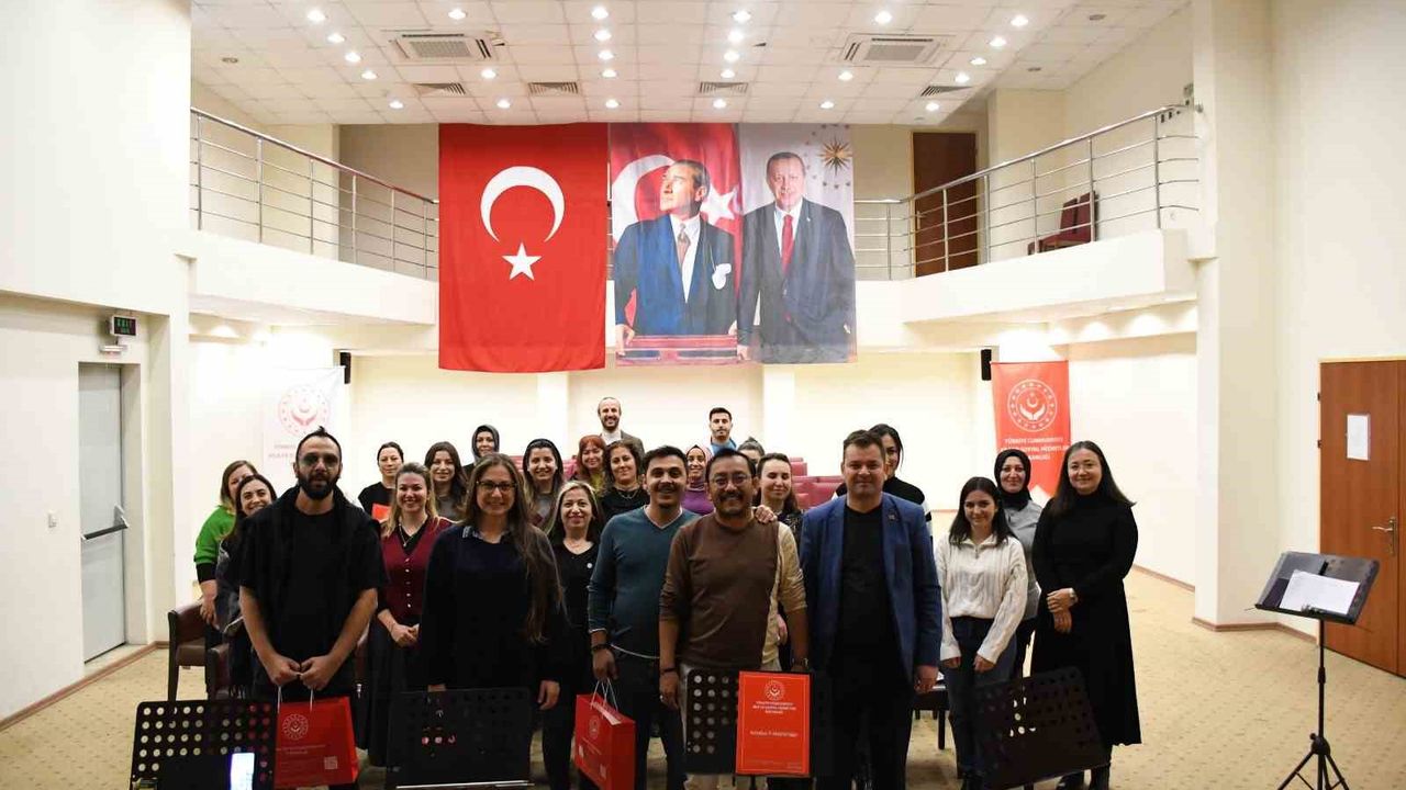 Şehit Yakınları ve Gaziler “Ay Yıldız” Korosunda Buluştu