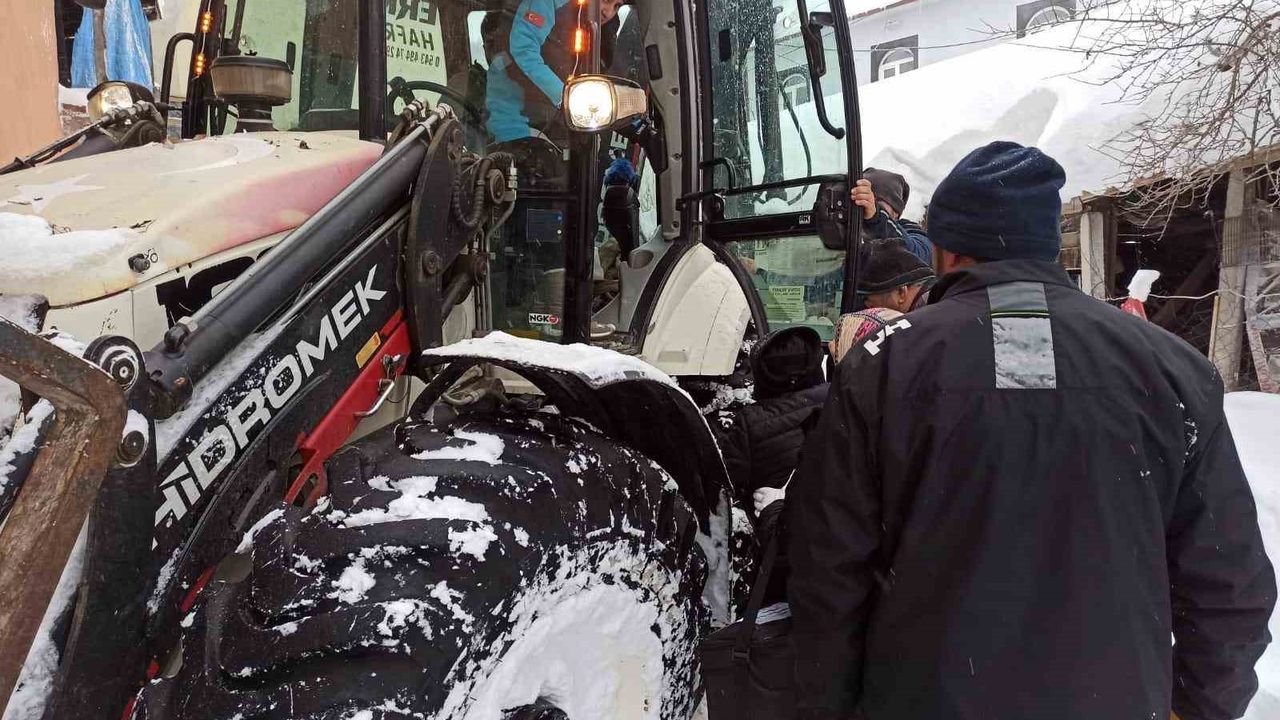 UMKE Ekipleri İki Hastayı Güvenle Hastaneye Ulaştırdı