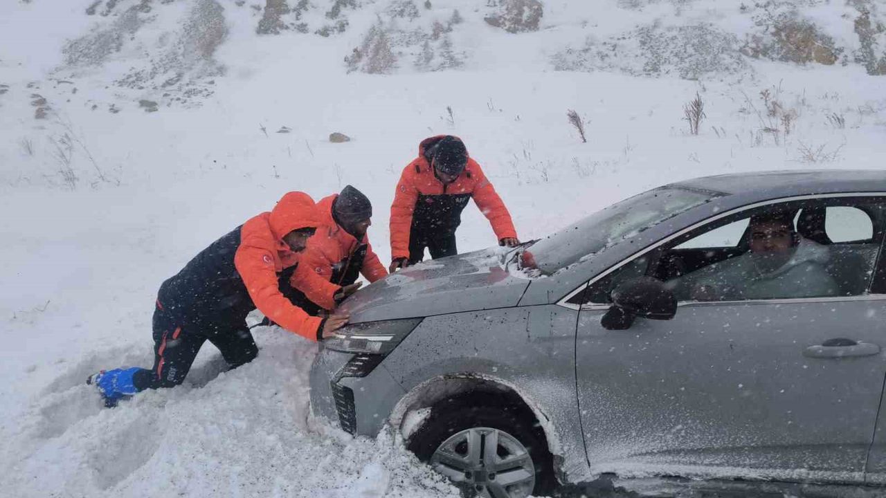 Kayseri’de Kar Mağdurları Kurtarıldı: 117 Kişi AFAD Ekipleri Tarafından Güvenliğe Alındı