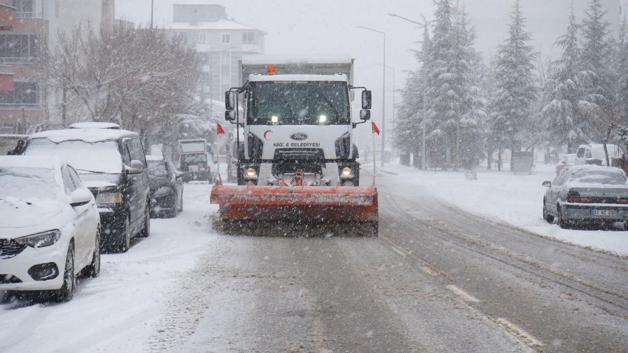 Karla Mücadele Ekiplerinden 24 Saat Kesintisiz Mesai