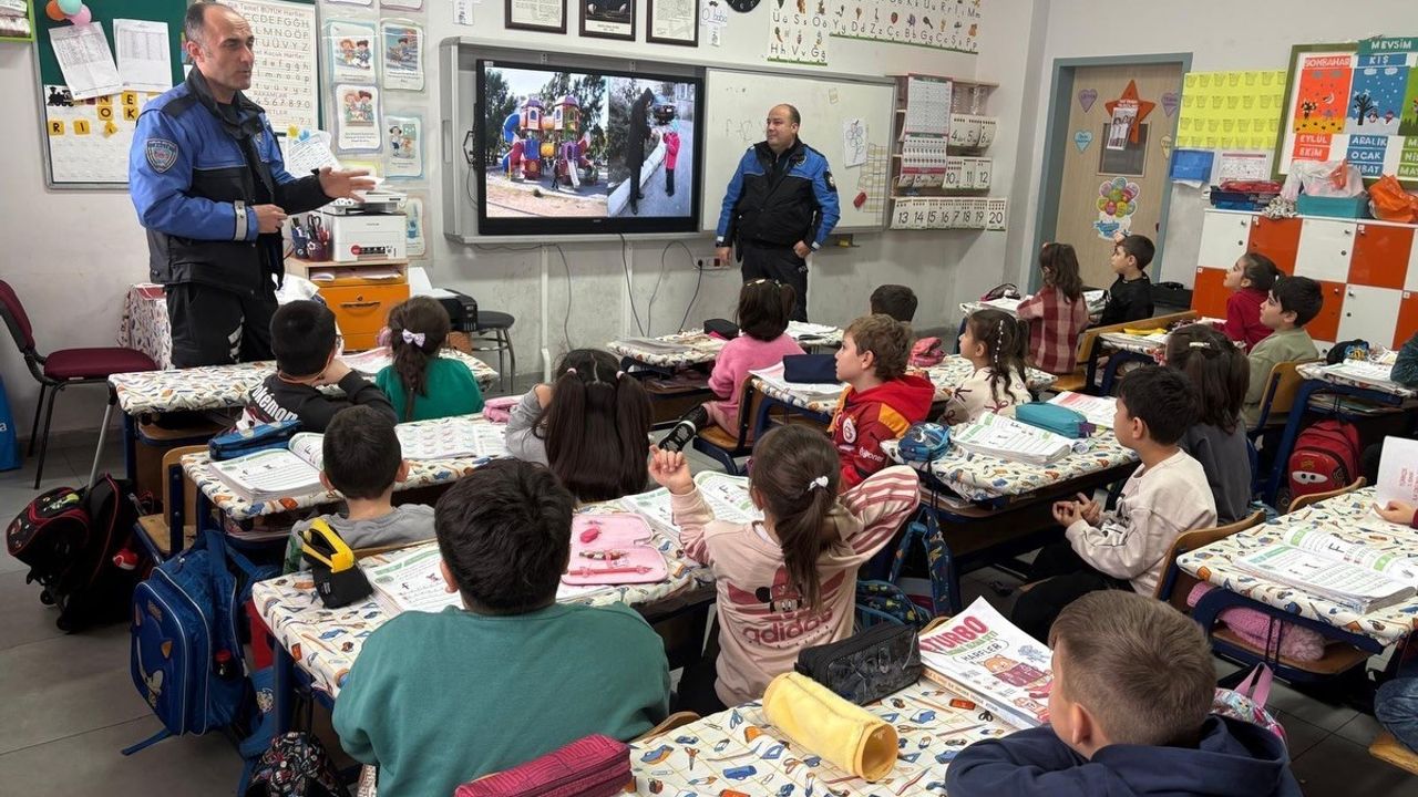 İl Emniyet Müdürlüğü’nden Öğrencilere Bilinçlendirme Eğitimi