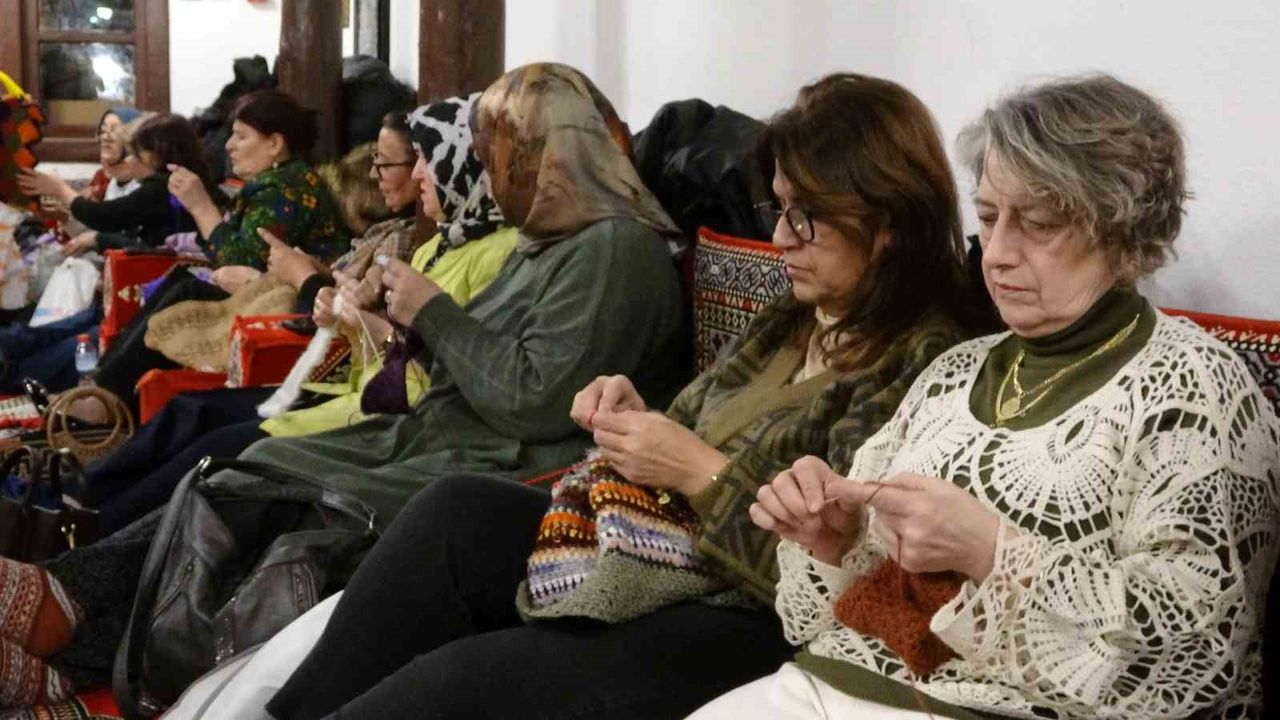 Kadınlar “Örgünü Al da Gel” Etkinliğinde Buluştu