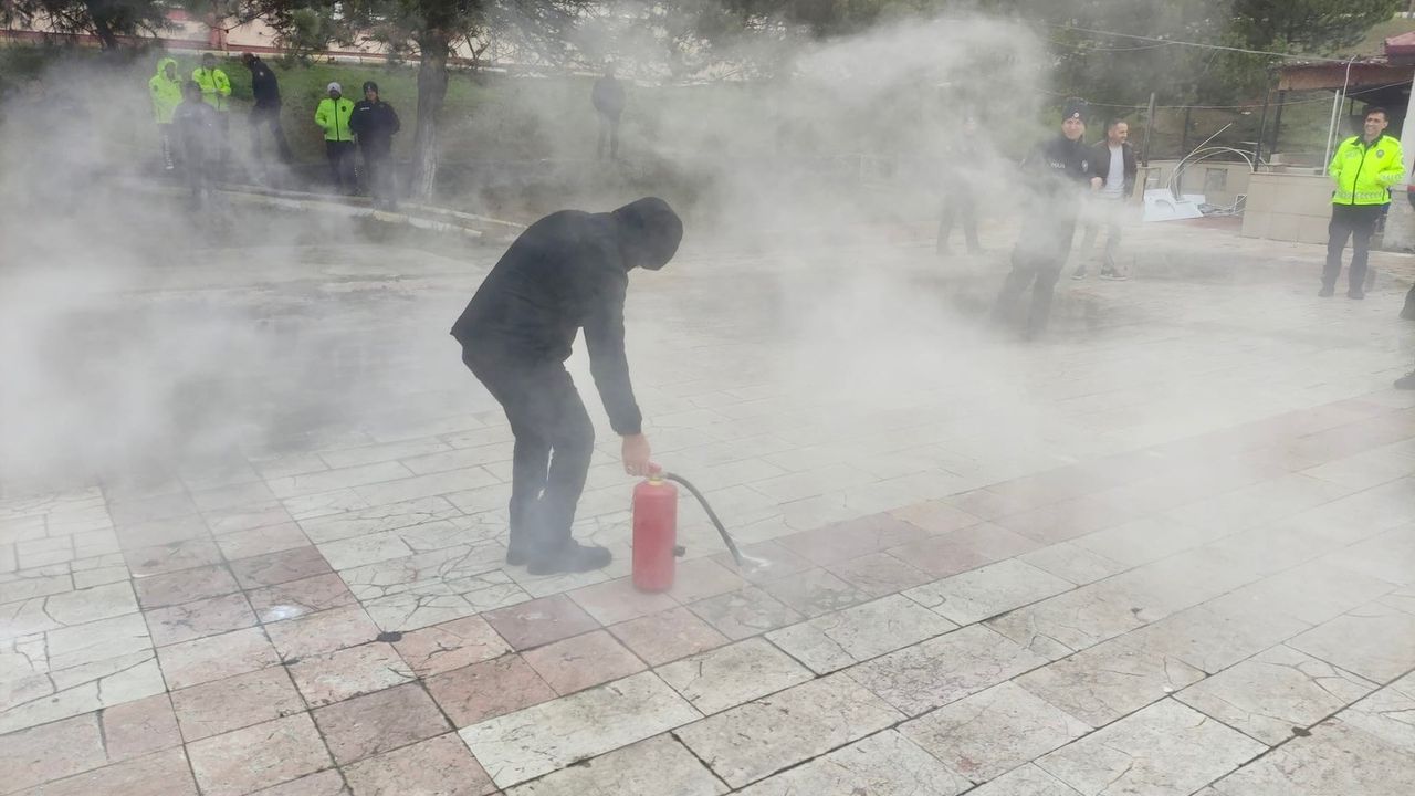 Polis Evi’nde afet ve yangın farkındalık eğitimi düzenlendi