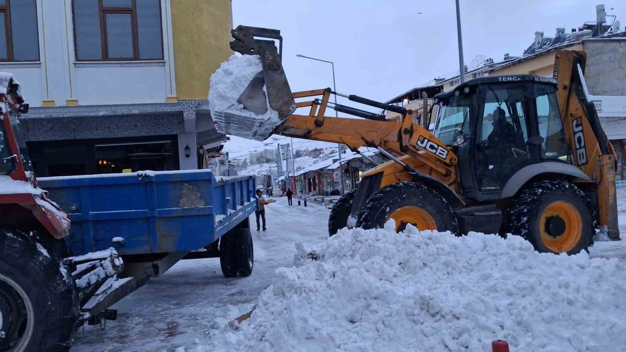 Karla Mücadele Aralıksız Sürüyor