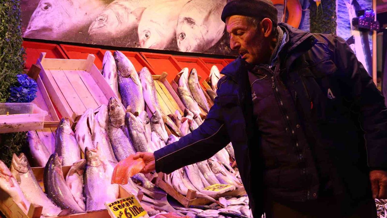 Soğuk Hava Balık Tezgâhlarını Da Vurdu