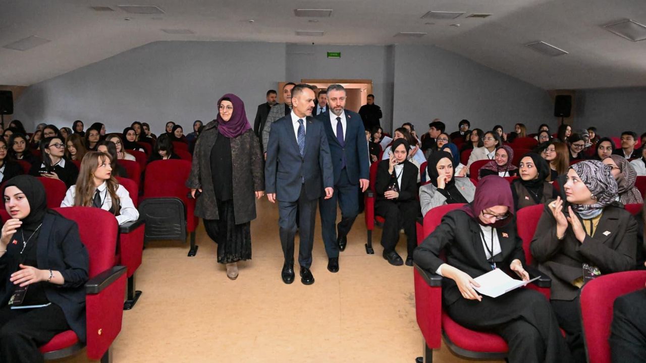 Kocaeli Valisi’nden genç yeteneklere tebrik: Dünya ikincisi öğrencilerle bir araya geldi