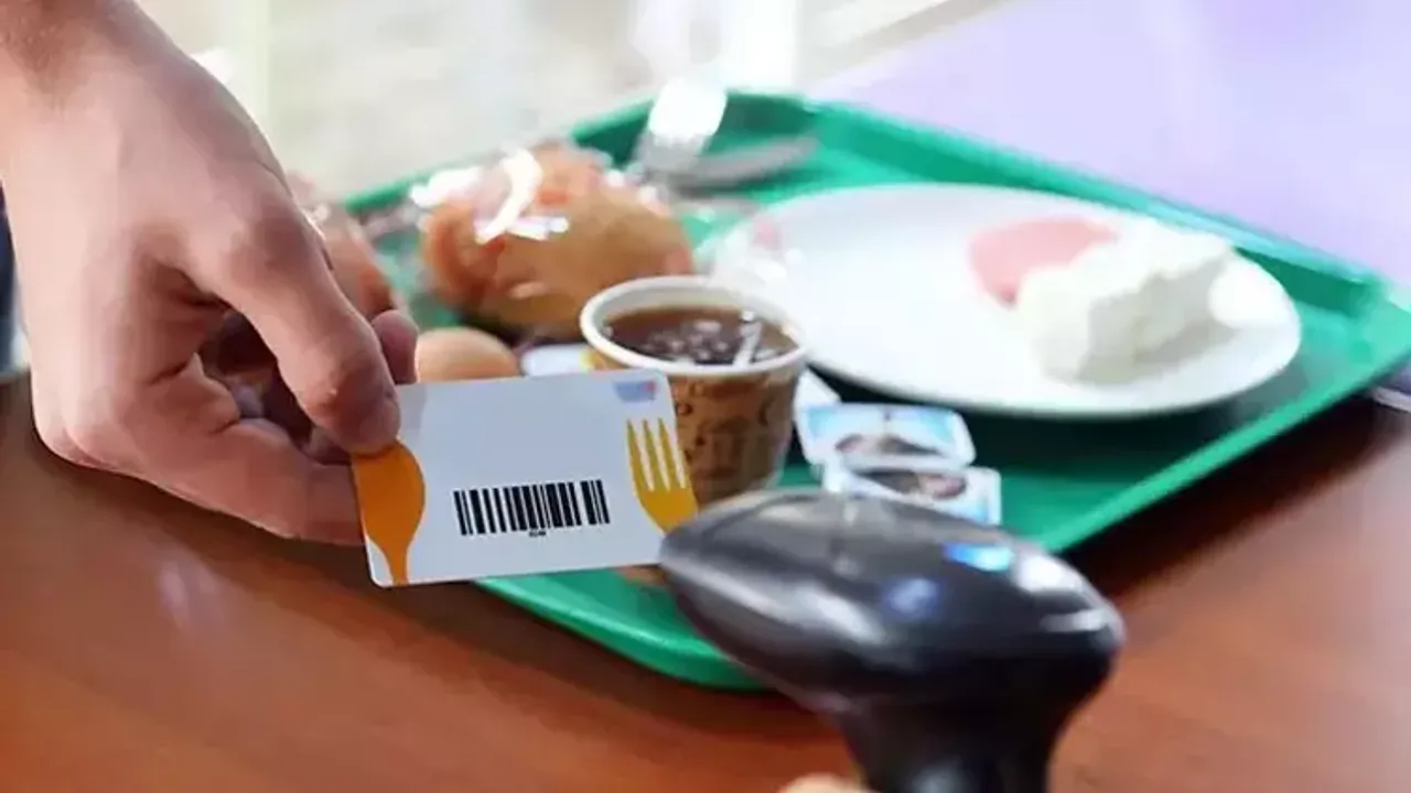 Günlük yemek ücreti 2026’da ne kadar oldu? Yeni tutar Resmî Gazete’de yayımlandı