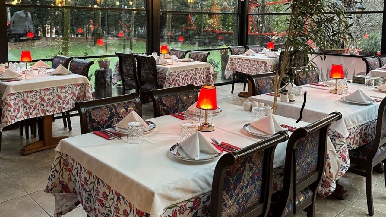 Kuver ve servis ücretleri yasaklandı: TÜRES’ten menü zammı uyarısı