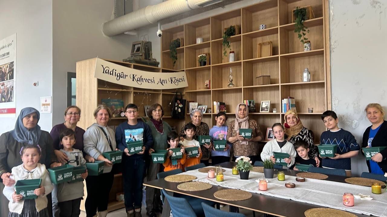 Ara tatilde kuşaklar Yadigar Kahvesi'nde buluştu