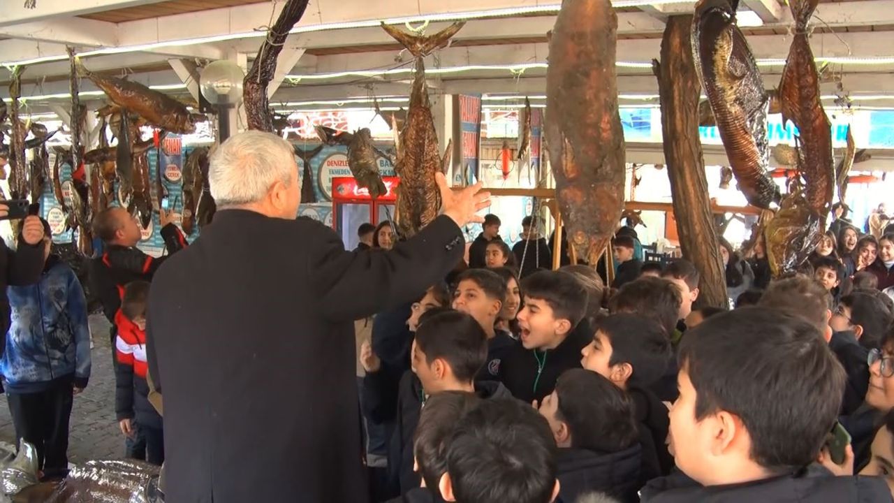 Ara Tatilin Sürprizi: Balıkçı Kenan’dan Müze ve İkram