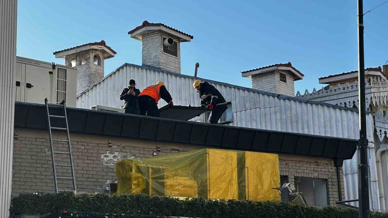 Bebek'teki Baylan Pastanesi'nin kaçak eklentisi yıkıldı