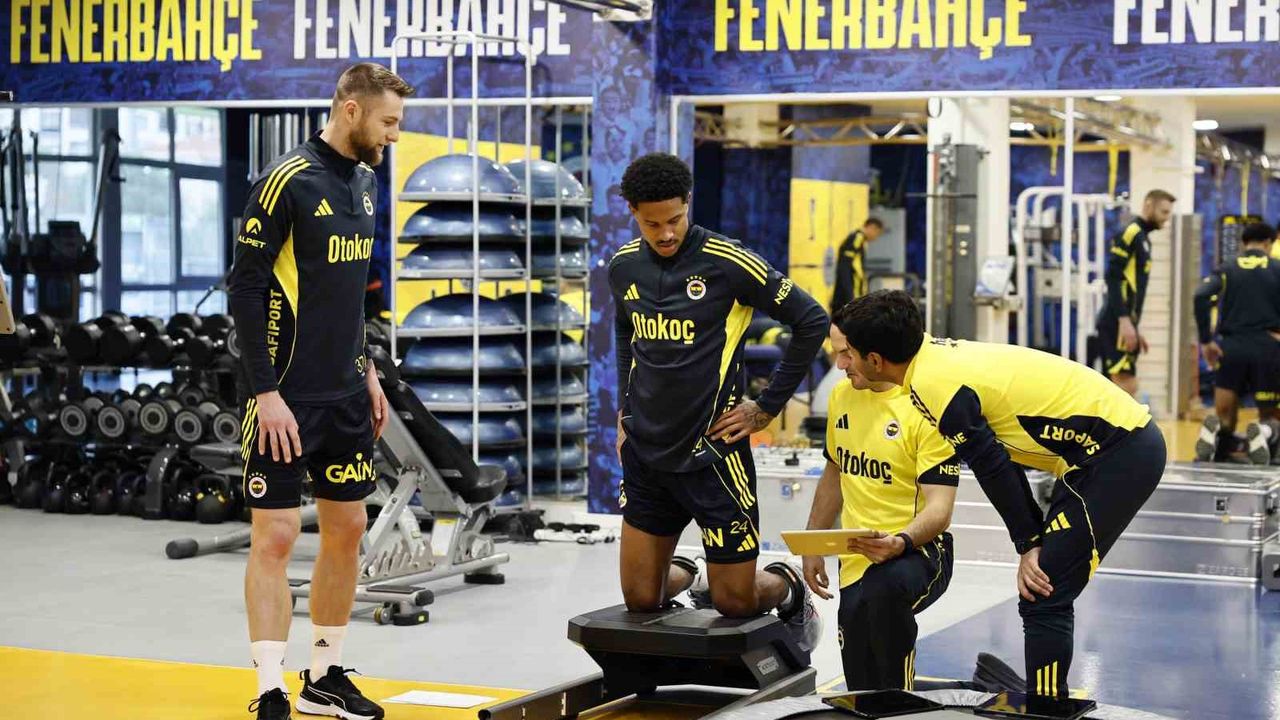 Fenerbahçe, Süper Kupa yarı finali için hazırlıklara başladı