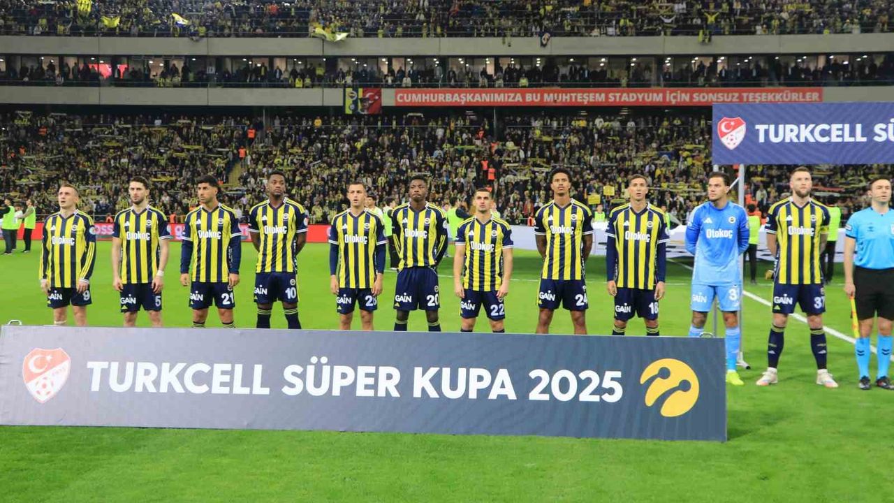 Dev Derbi Bu Akşam: Fenerbahçe 11 Yıl Sonra Süper Kupa Peşinde!