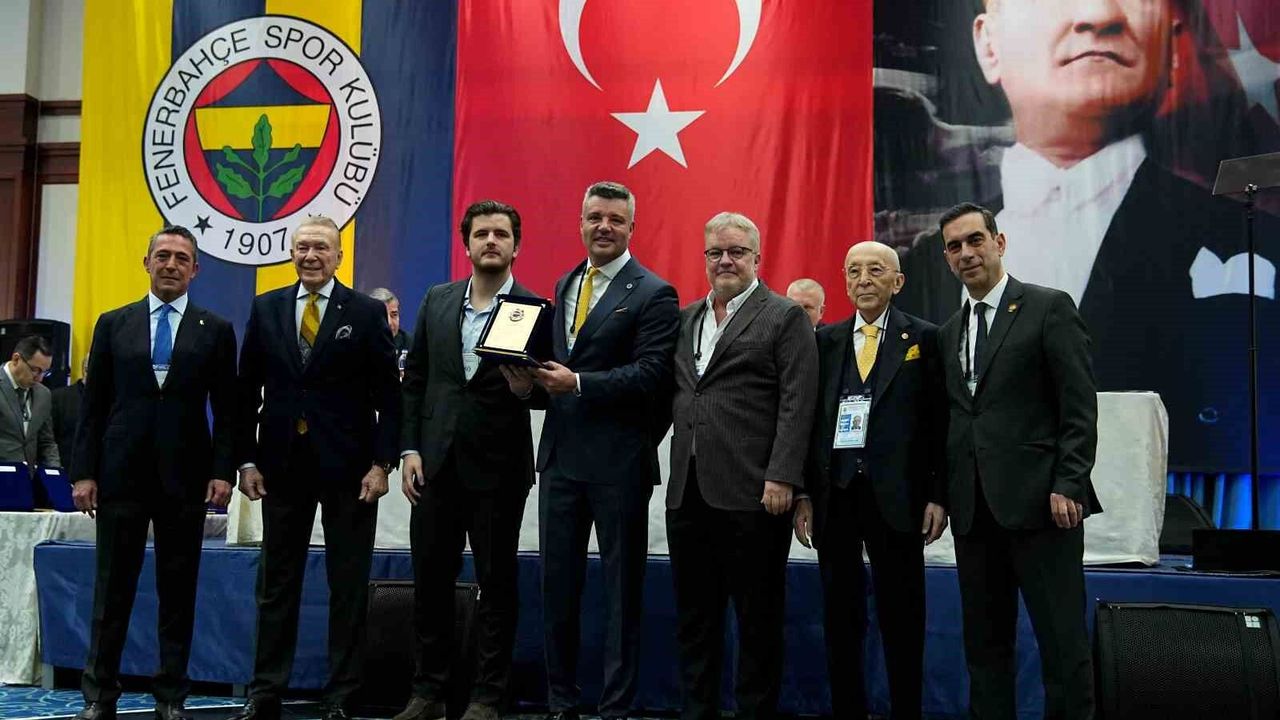 Fenerbahçe'den, Ali Şen'e 50. yıl plaketi