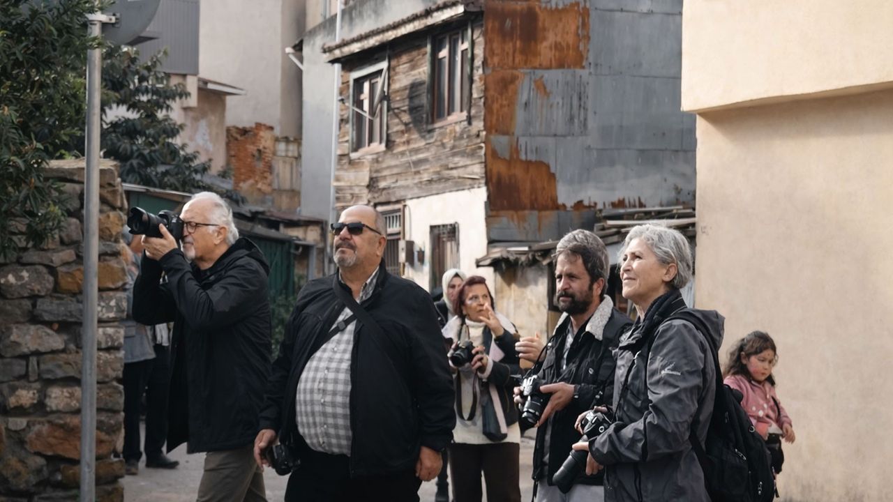 Fotoğraf tutkunları Tuzla'nın sokaklarında buluştu