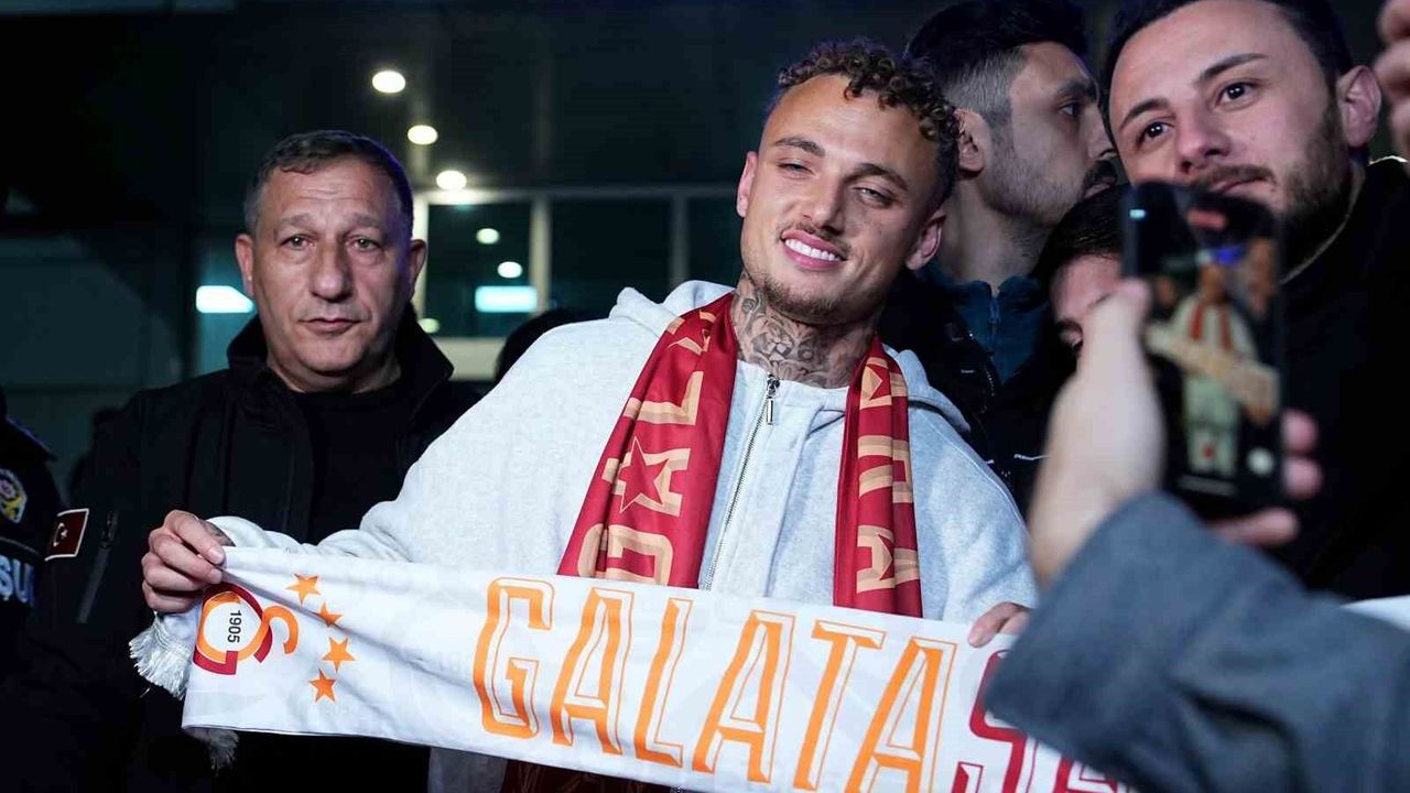 Galatasaray’ın Hollandalı yıldızı İstanbul’da: Taraftardan büyük ilgi
