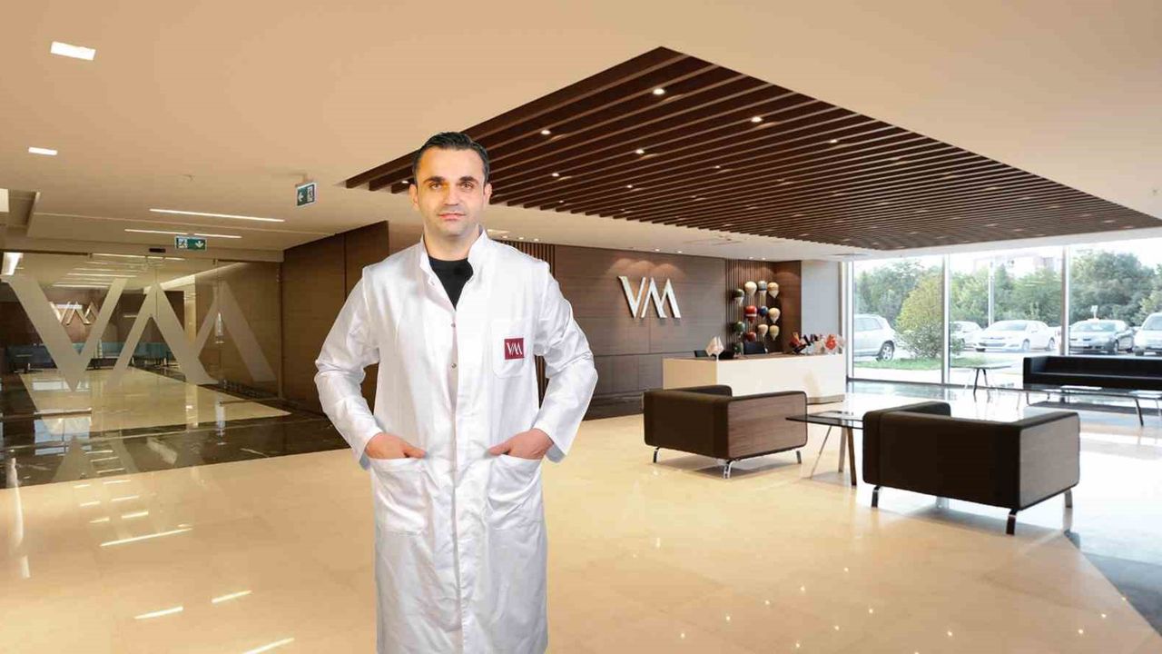 Karın bölgesinde şişlik hissedenler dikkat: Uzman isimden kritik fıtık uyarısı